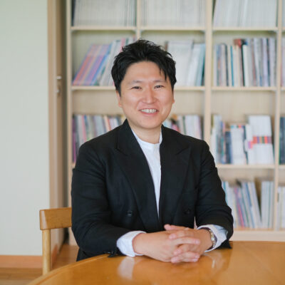 初山 崇人