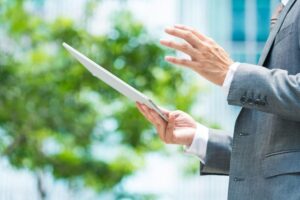 顧問社労士とは？顧問契約するメリットと探す際のポイントを解説
