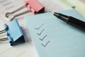 就業規則の絶対的記載事項とは？作成する際の注意点も解説